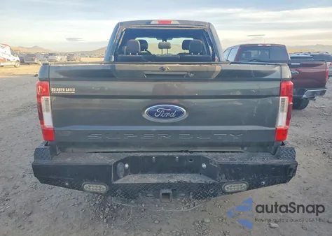 2017 Ford F350 Super Duty z USA, uszkodzony, nr VIN 1FT8W3BT0HED37504